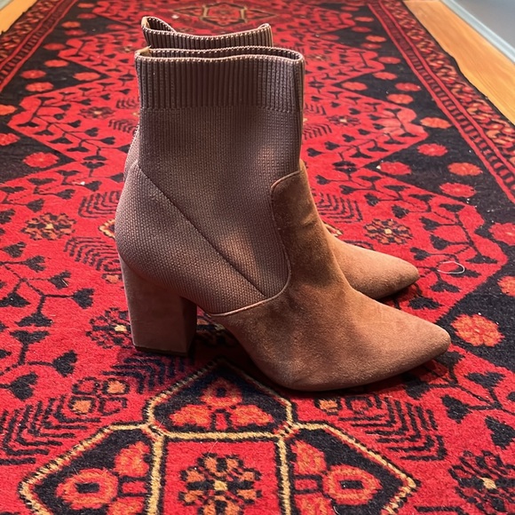 Steve Madden Nude Faux Suede Boots - 6.5 - Picture 3 of 8
